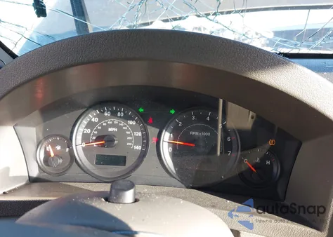 2005 Jeep Grand Cherokee Laredo z USA, uszkodzony, nr VIN 1J4HR48N25C502458